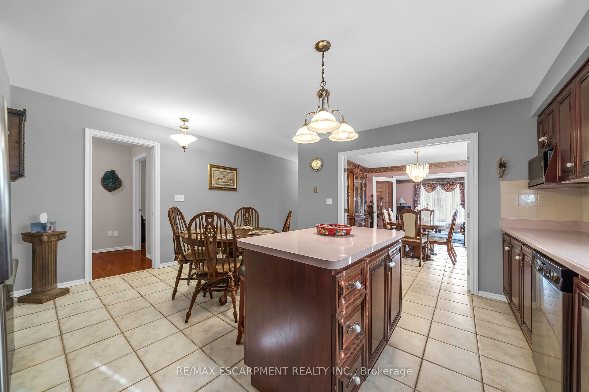 122 Fieldway Drive