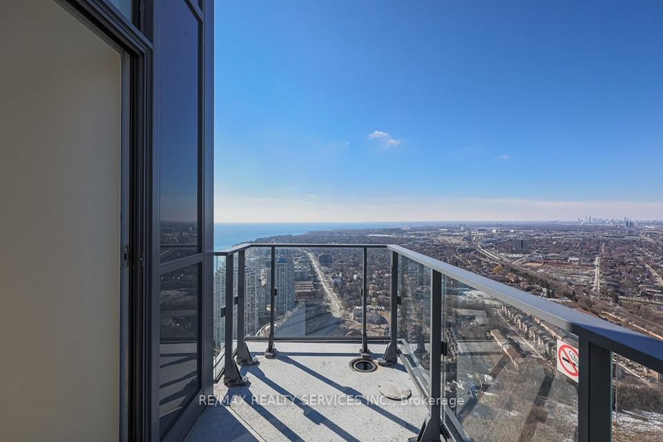 2 Bedrooms Condo at 2220 Lakeshore,  Toronto For sale