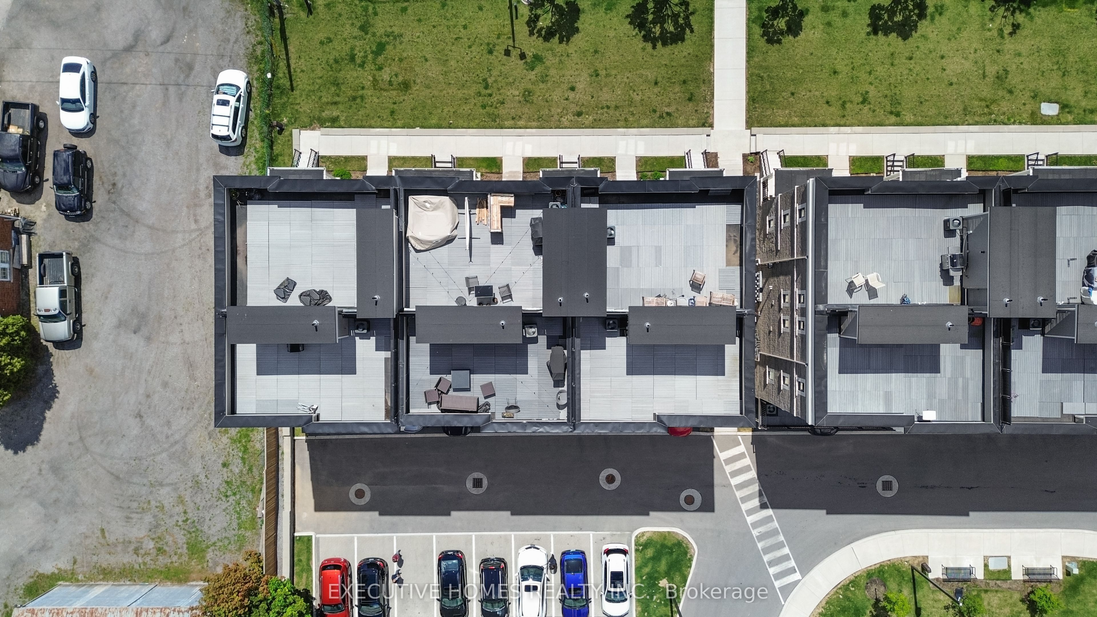 383 Dundas Street E, #74