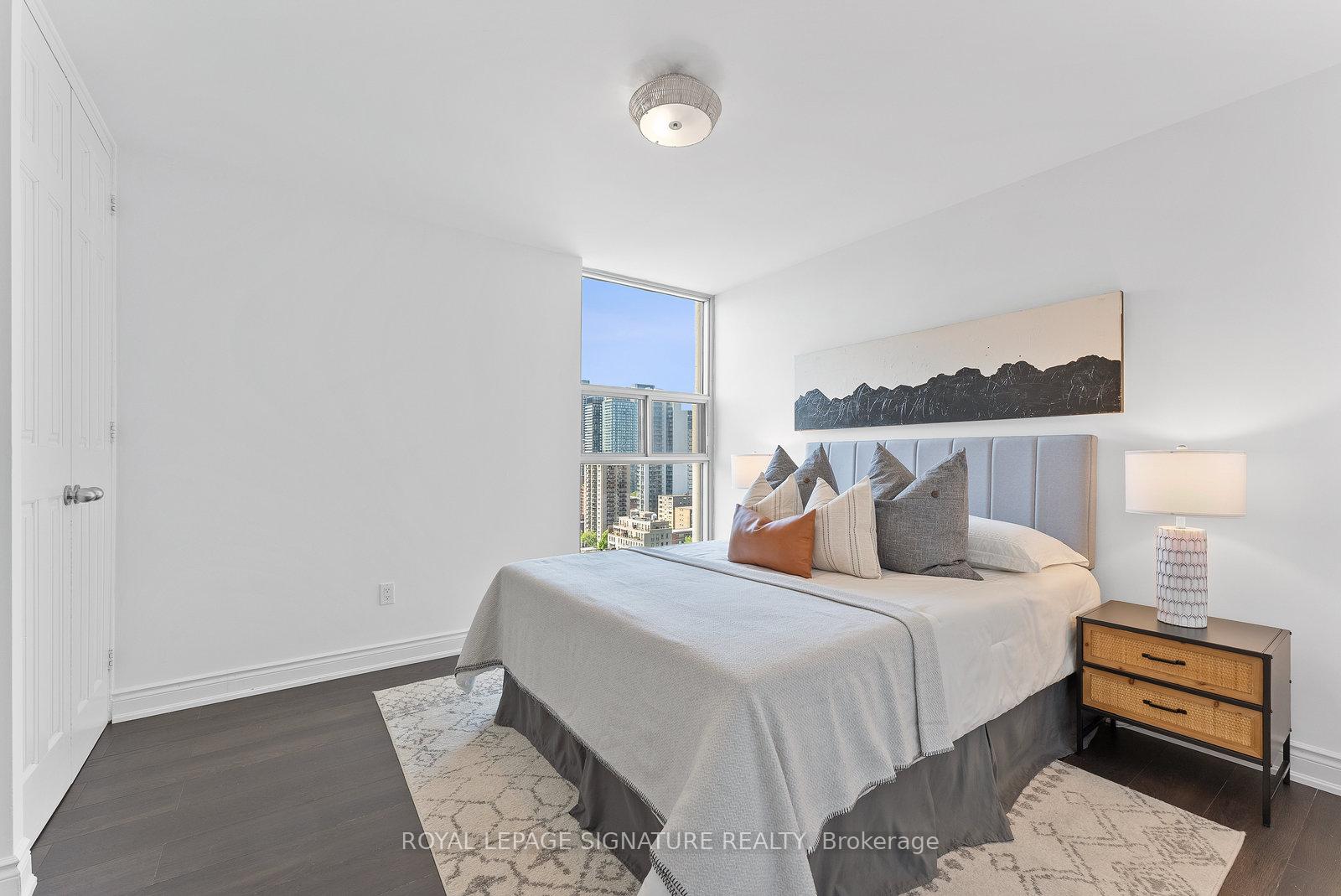 2 Bedrooms Condo at 40 Homewood, Toronto For sale