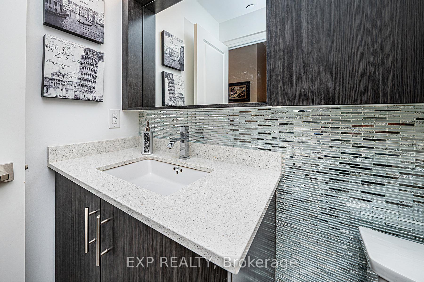 2 Bedrooms Condo at 3600 Highway 7, Vaughan For sale