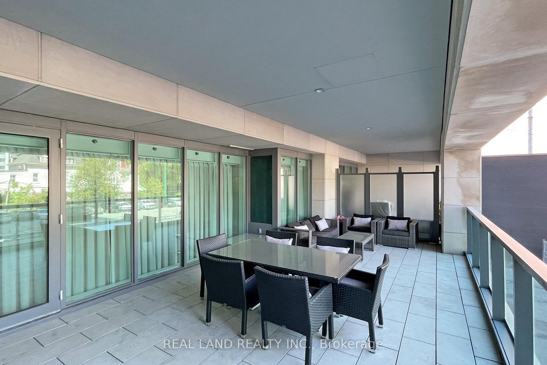 2 Bedrooms Condo at 206 Bloor, Toronto For sale