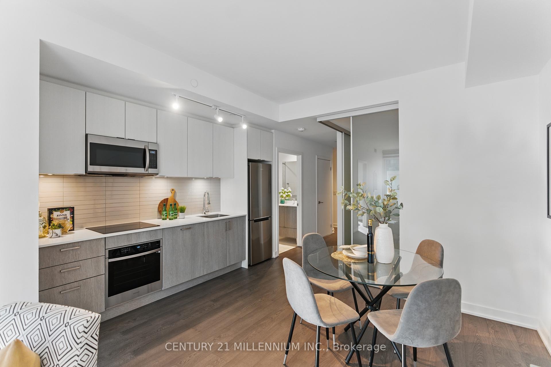 3 Bedrooms Condo at 1926 Lake Shore, Toronto For sale