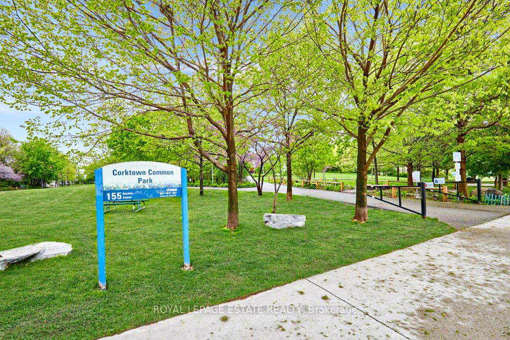 3 Bedrooms Condo at 120 Bayview, Toronto For sale