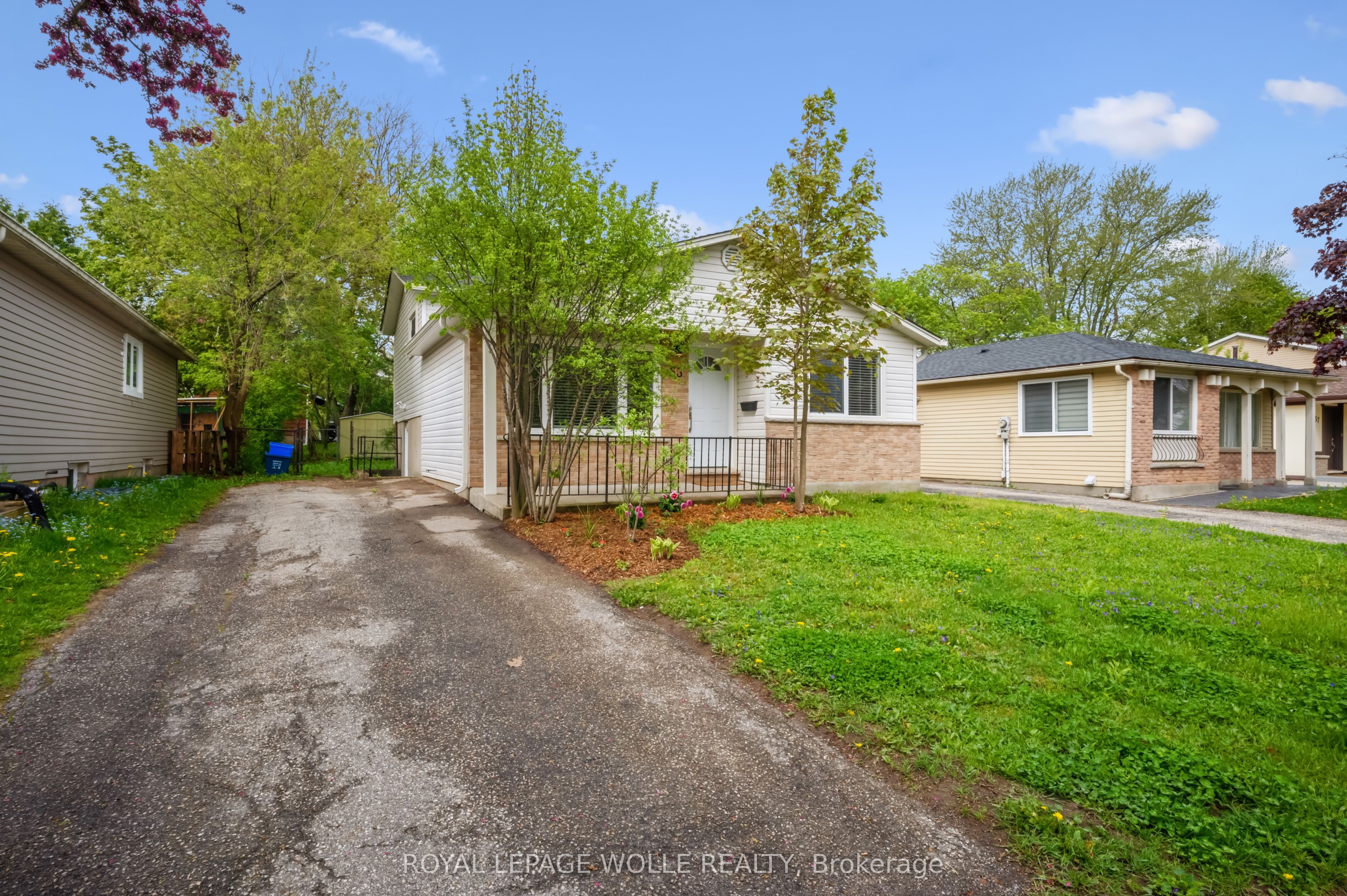 53 Karen Walk, Waterloo, ON N2L 5X1