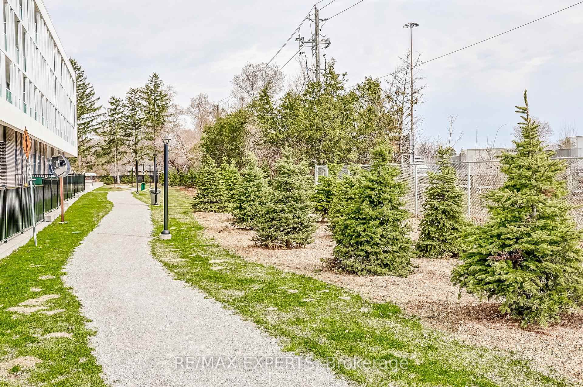 2 Bedrooms Condo at 188 Fairview Mall,  Toronto For sale