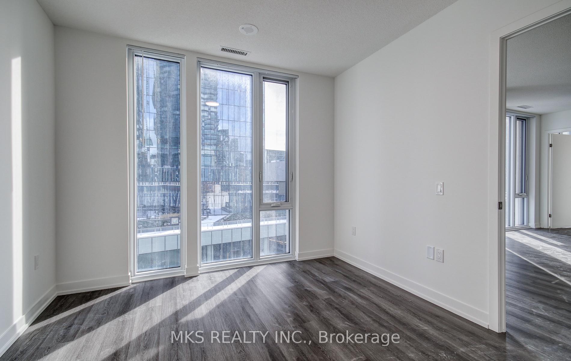 3 Bedrooms Condo at 138 Downes,  Toronto For sale