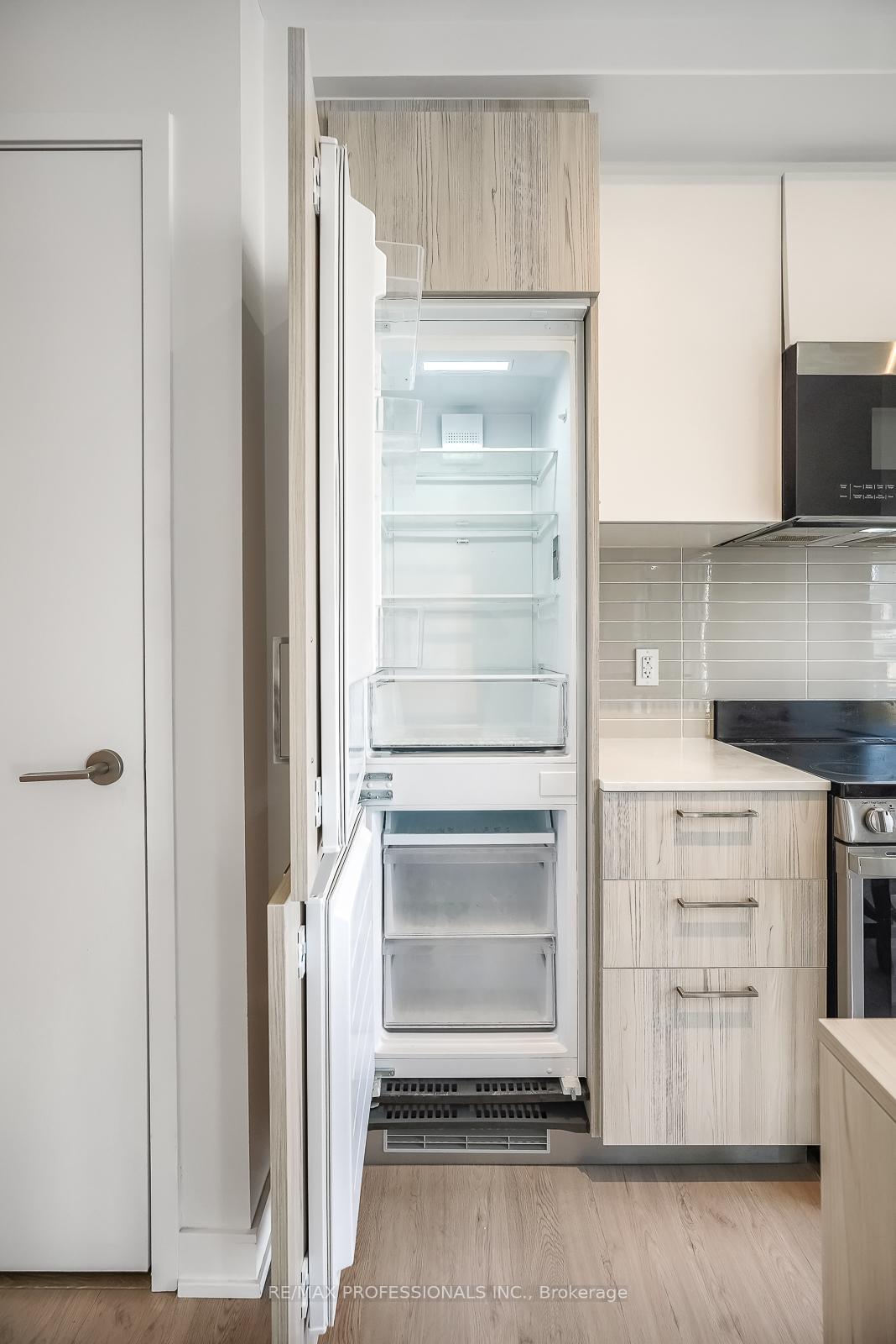 2 Bedrooms Condo at 65 Mutual, Toronto For sale