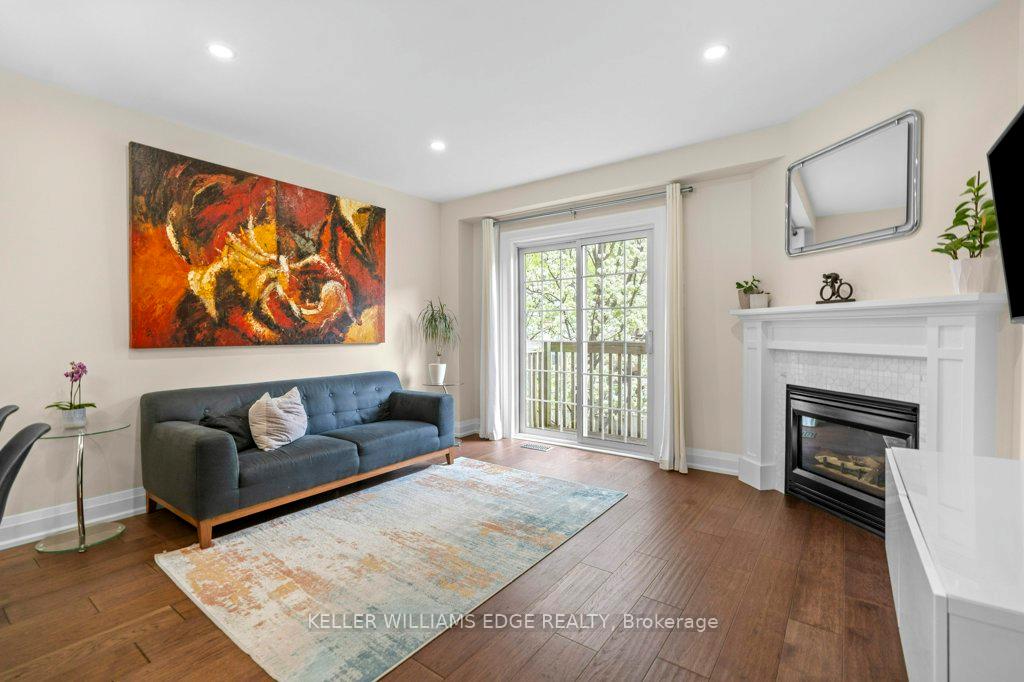 2 Bedrooms Condo at 3480 Upper Middle, Burlington For sale
