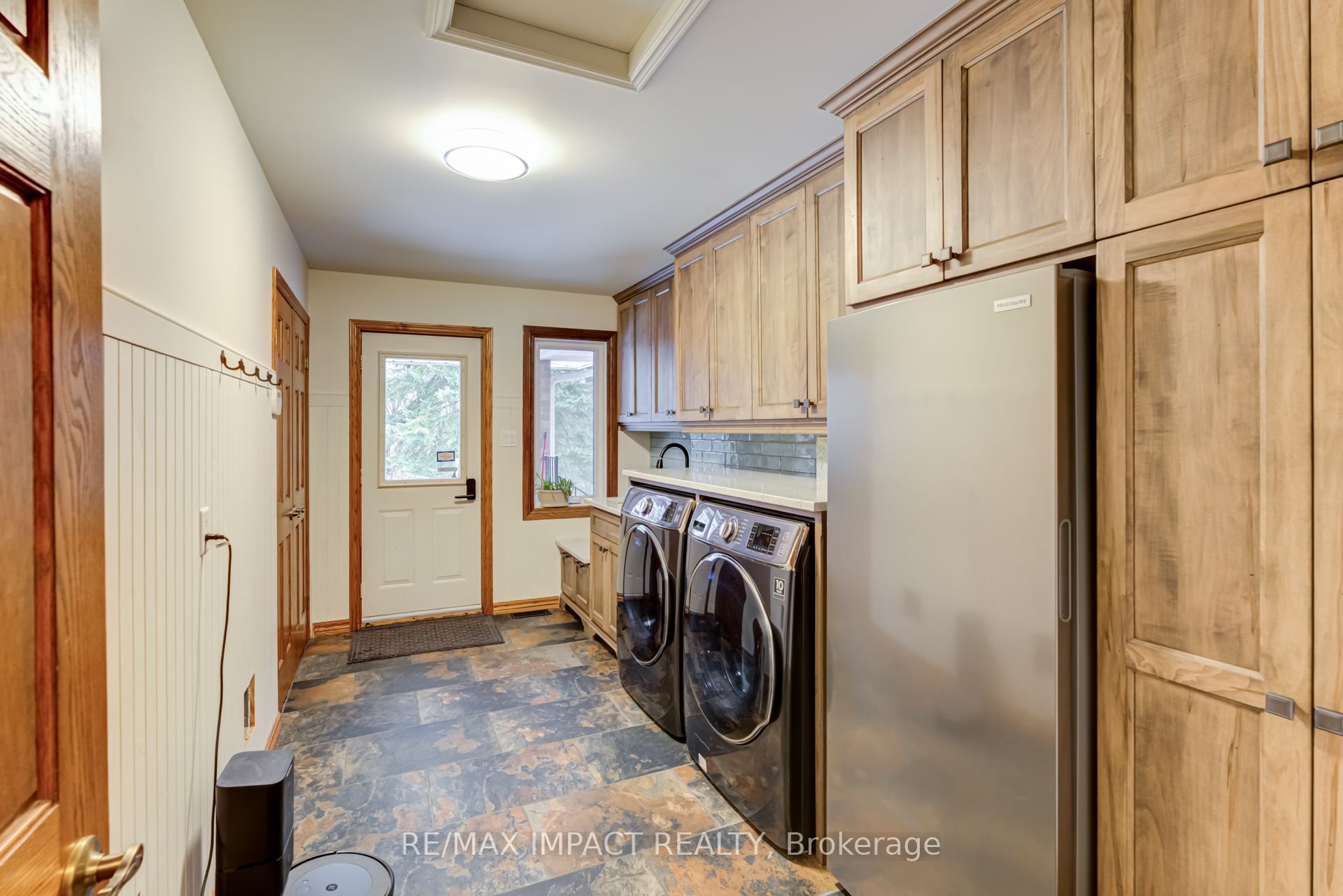 215 Raglan Road W