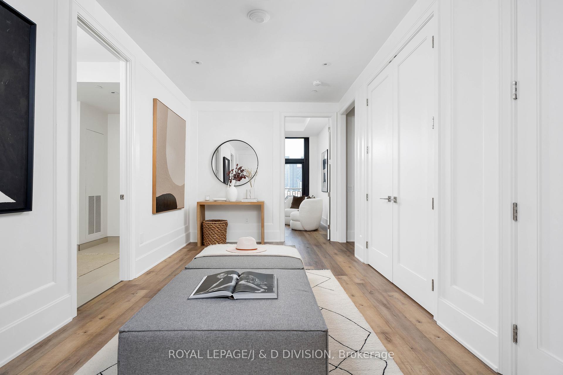 3 Bedrooms Condo at 1 Strathgowan, Toronto For sale