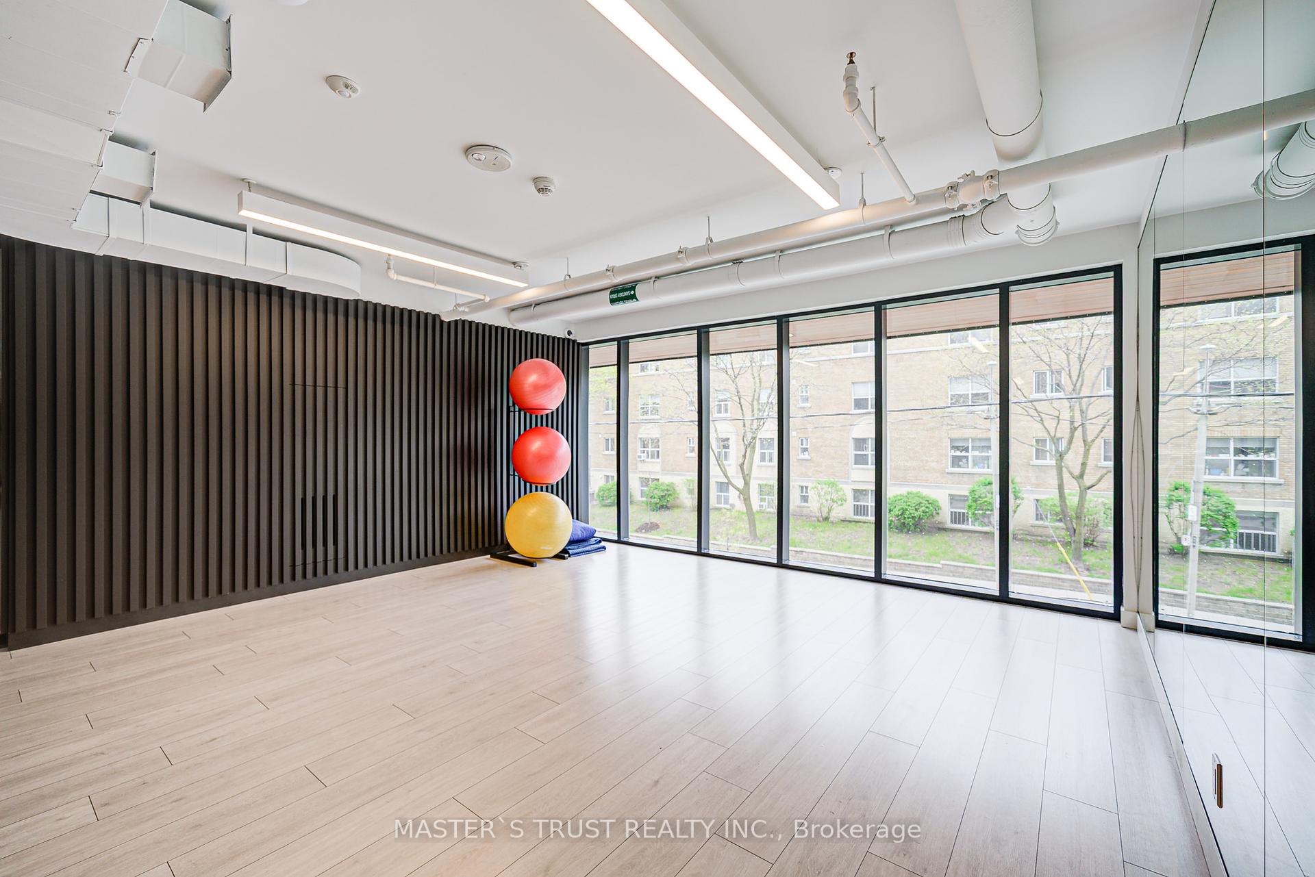 2 Bedrooms Condo at 203 College, Toronto For sale