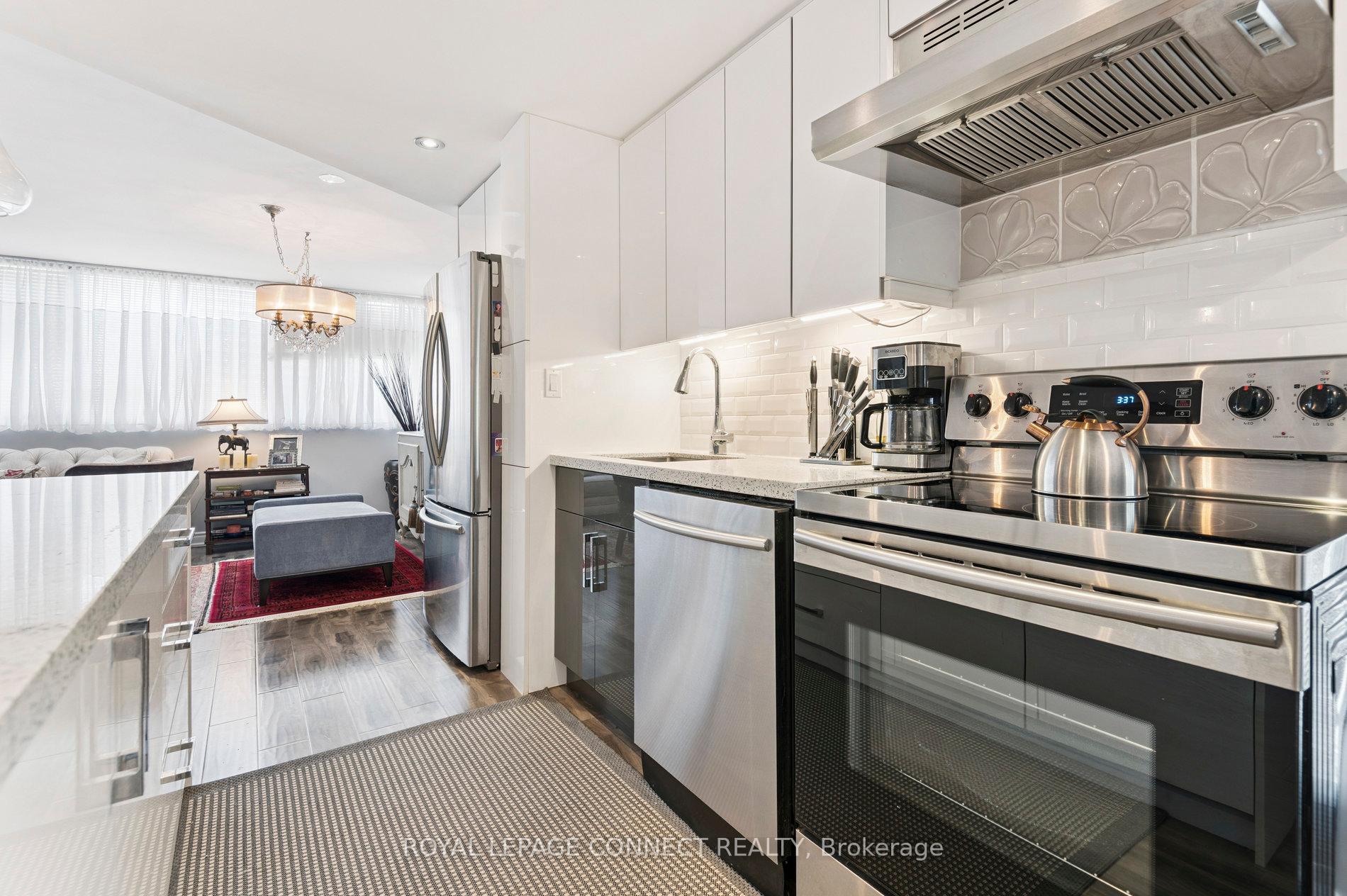 3 Bedrooms Condo at 80 Antibes, Toronto For sale