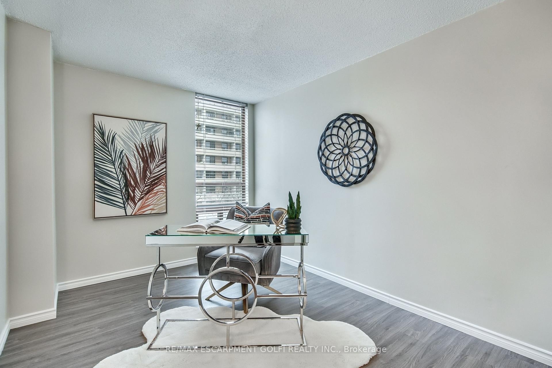 2 Bedrooms Condo at 222 Jackson,  Hamilton For sale