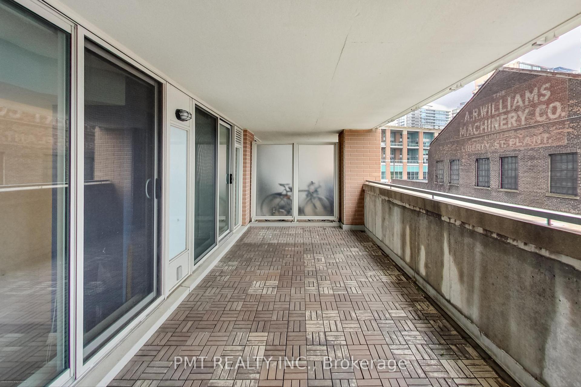 2 Bedrooms Condo at 125 Western Battery, Toronto For sale
