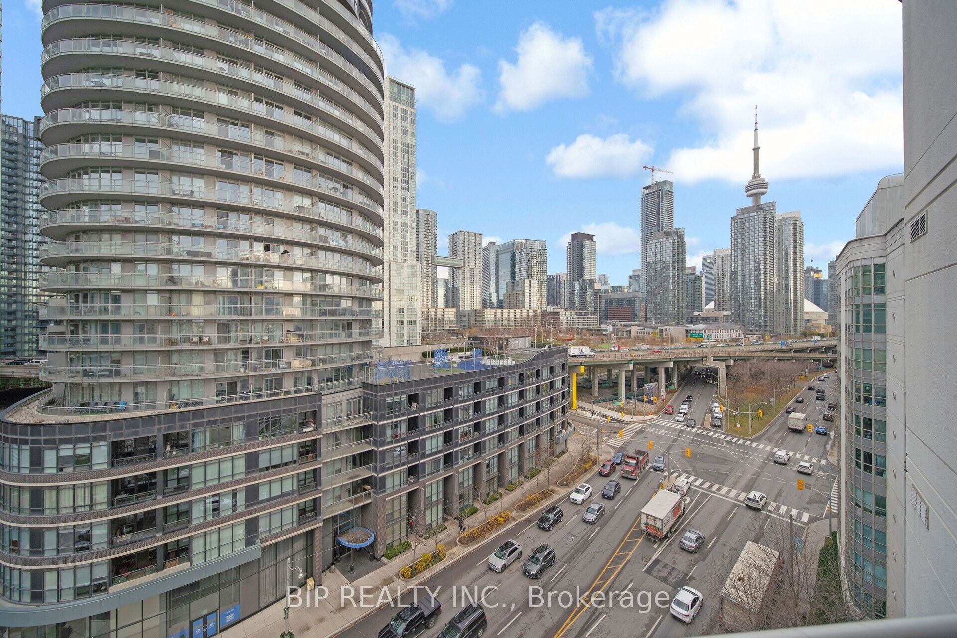600 Queens Quay W, #SPH16