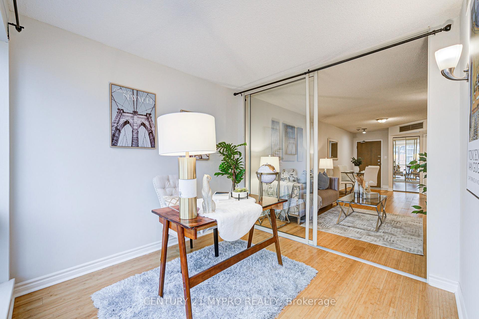 2 Bedrooms Condo at 1001 Bay, Toronto For sale
