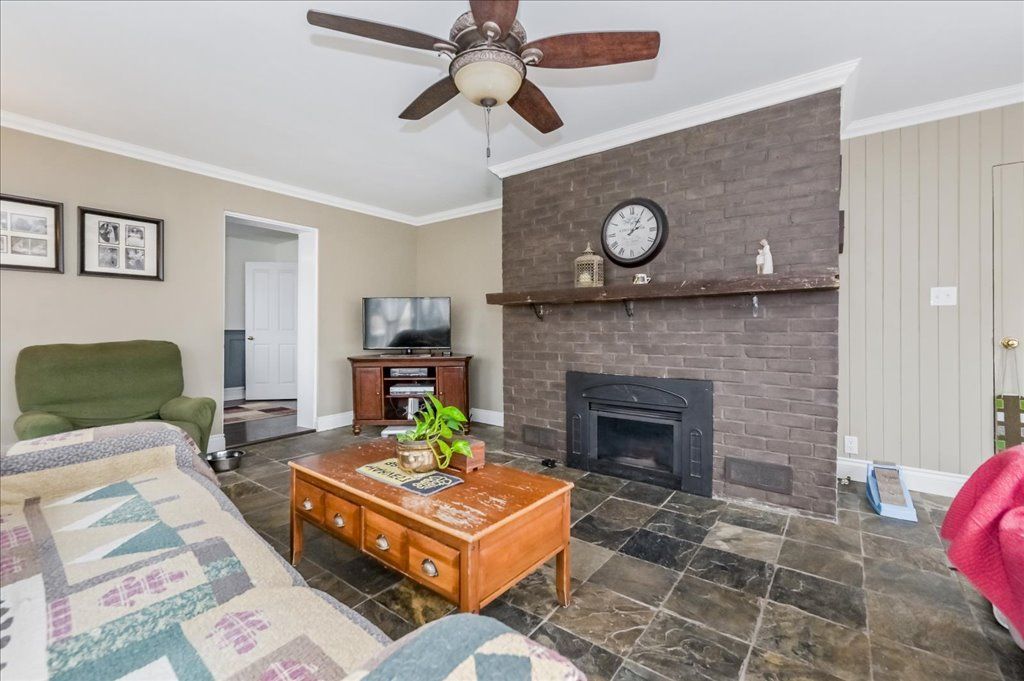 119 John Street W