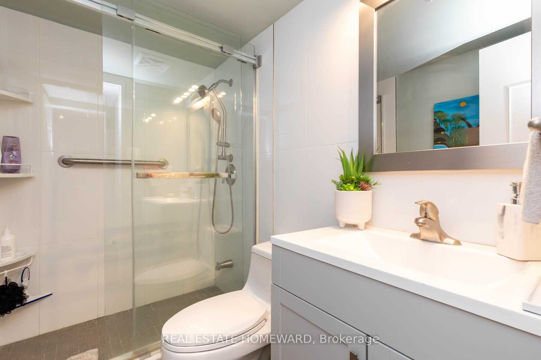 3 Bedrooms Condo at 45 Huntingdale, Toronto For sale