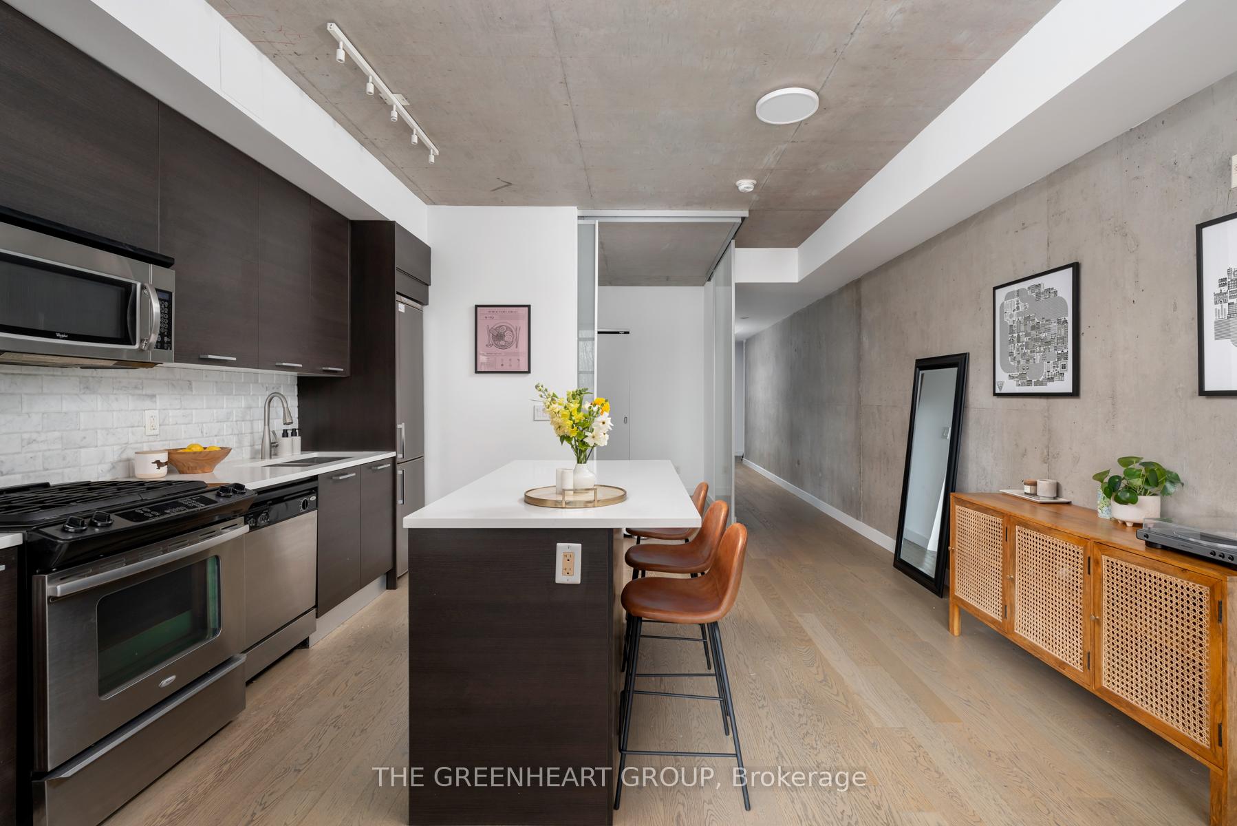 2 Bedrooms Condo at 90 Broadview,  Toronto For sale