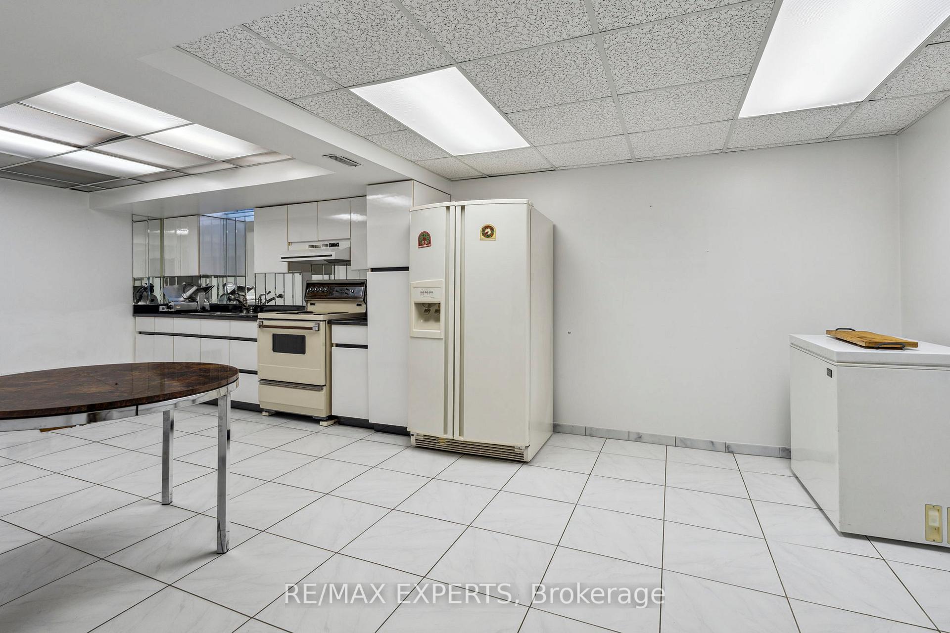 3623 East Park Court