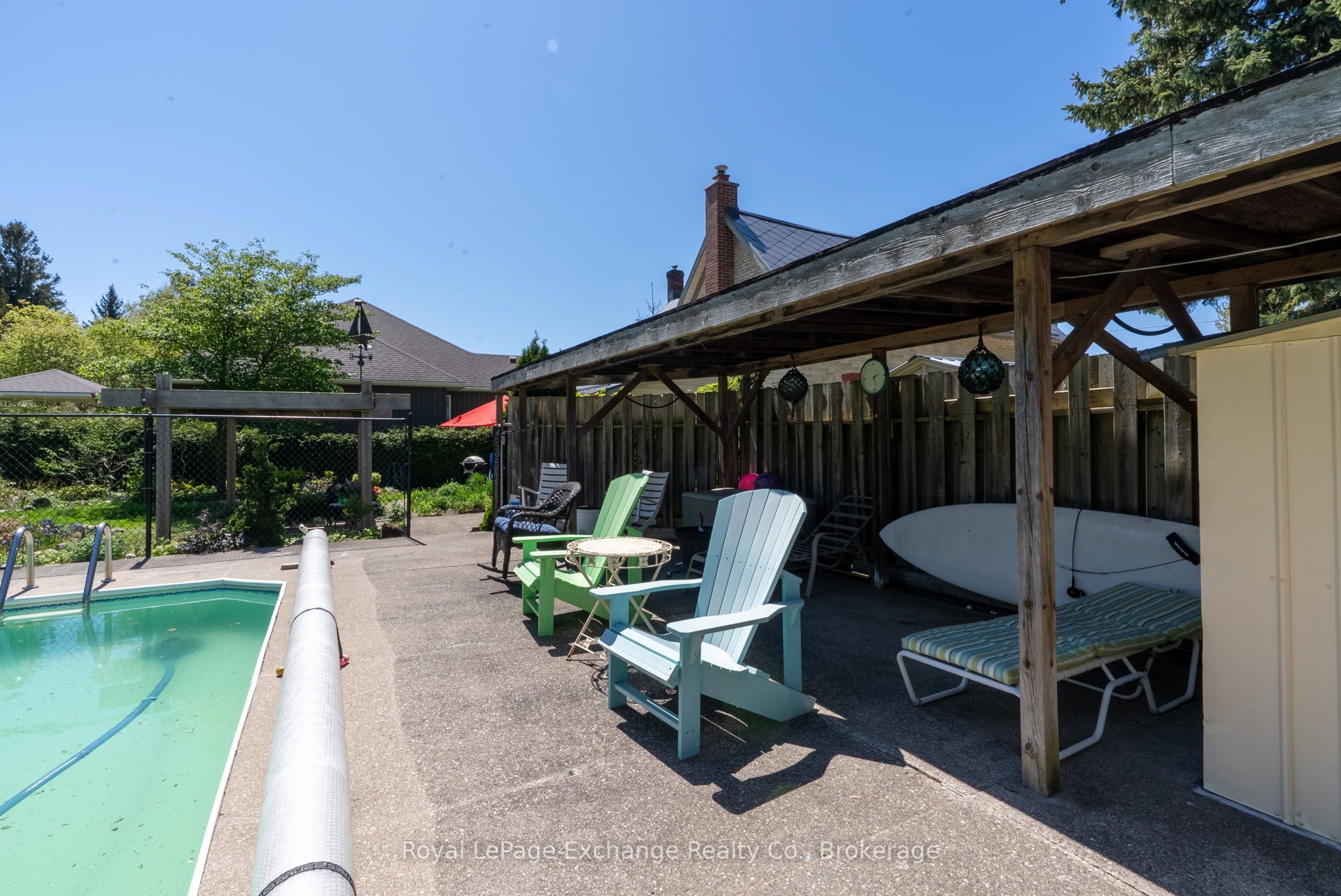 457 Penetangore Row S