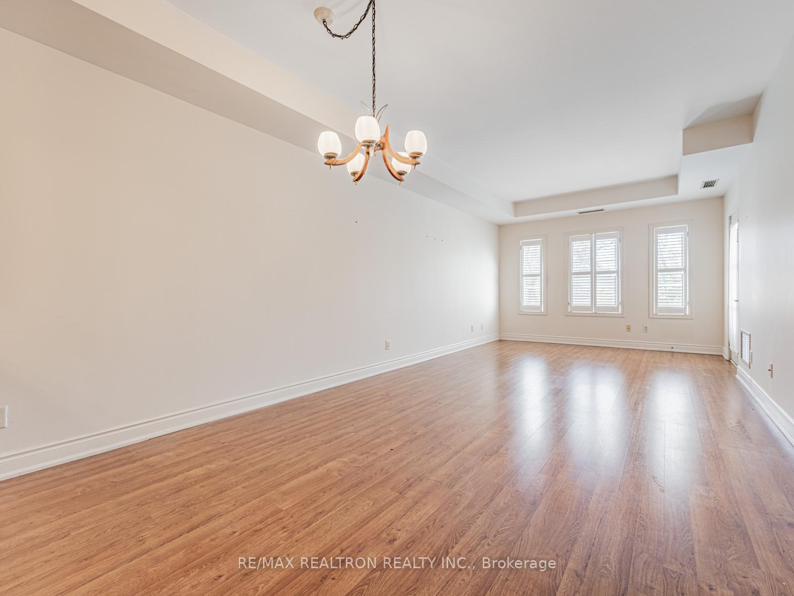 2 Bedrooms Condo at 9901 Keele, Vaughan For sale