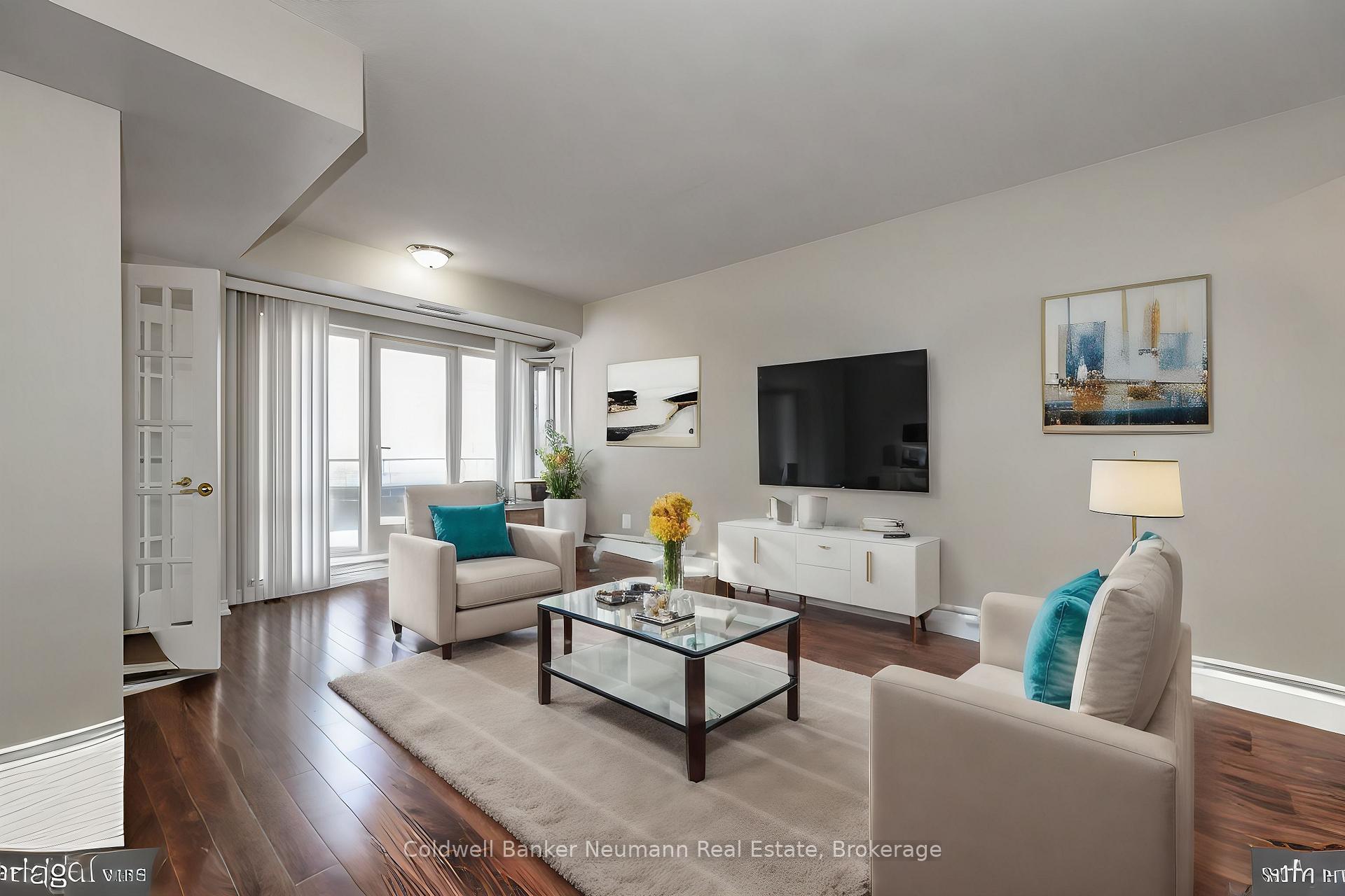 2 Bedrooms Condo at 60 Old Mill, Oakville For sale