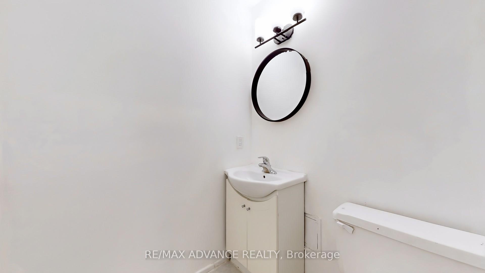 4 Bedrooms Condo at 165 Cherokee, Toronto For sale