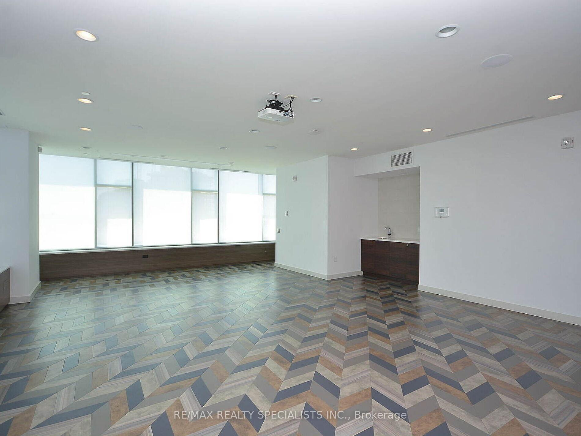 2 Bedrooms Condo at 2560 Eglinton, Mississauga For sale