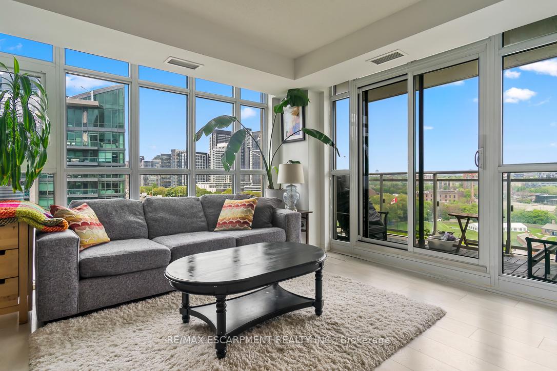 1 Bedroom Condo at 35 Bastion, Toronto For sale
