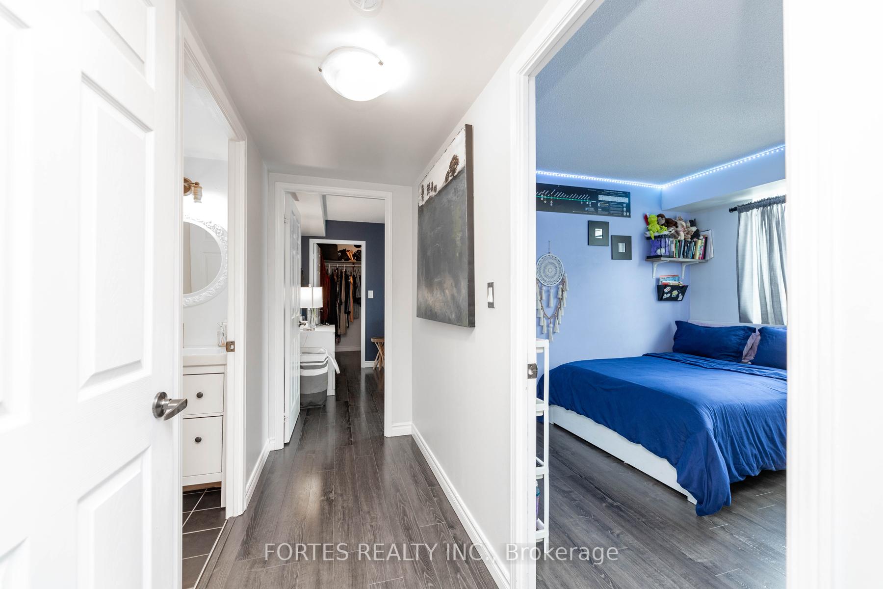 2 Bedrooms Condo at 9 Michael Power,  Toronto For sale
