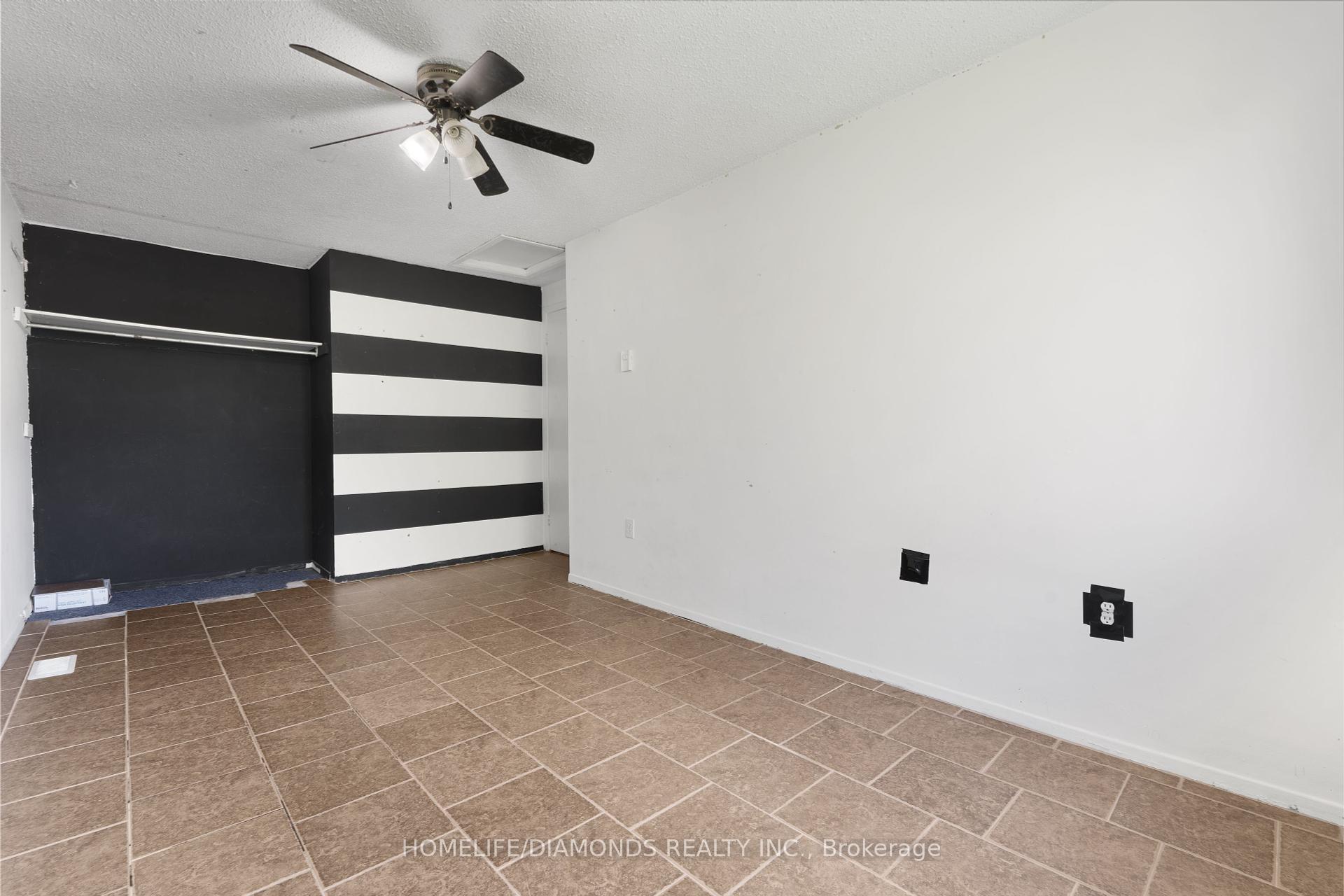 3 Bedrooms Condo at 262 KENORA, Hamilton For sale