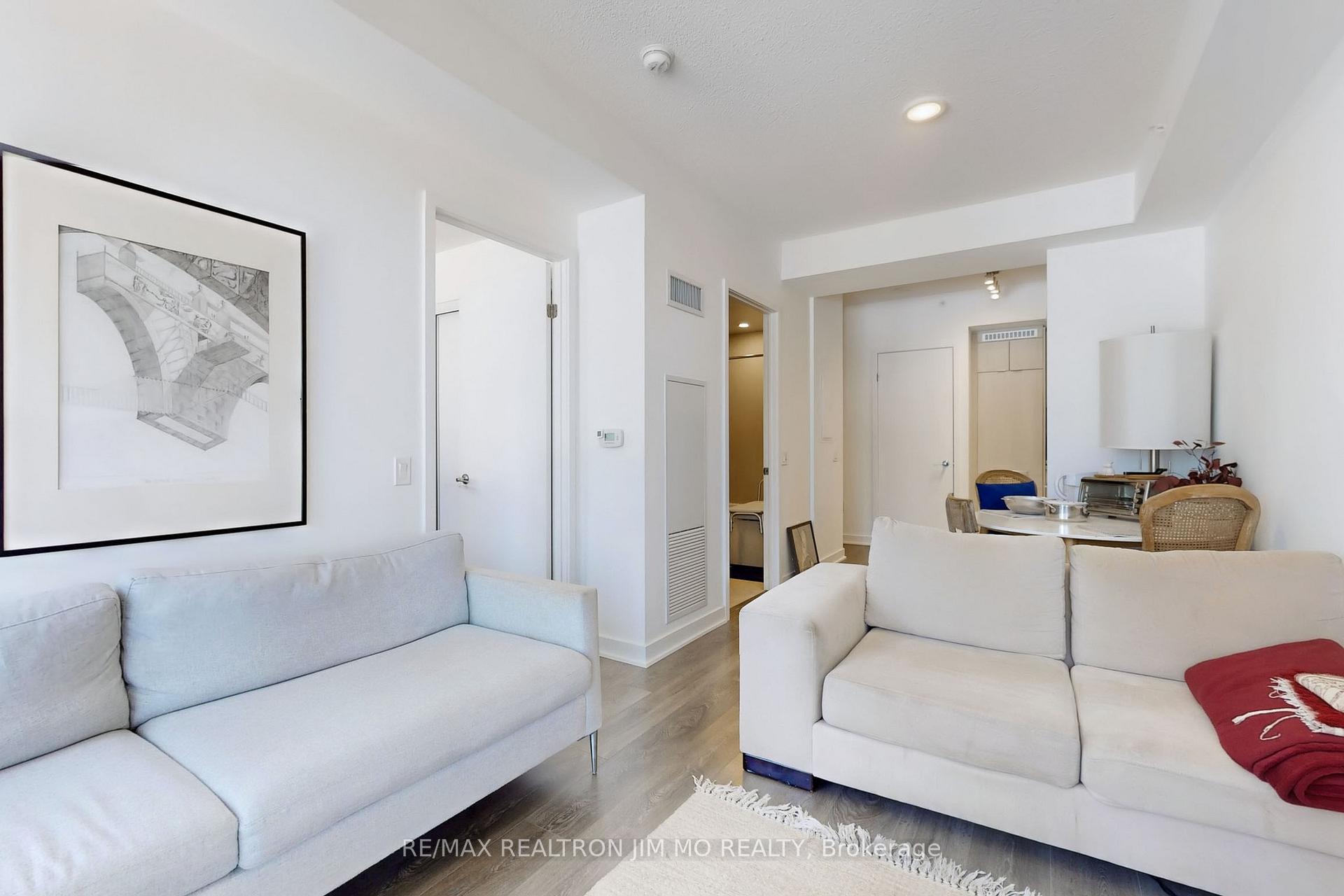 1 Bedroom Condo at 125 Blue Jays,  Toronto For sale