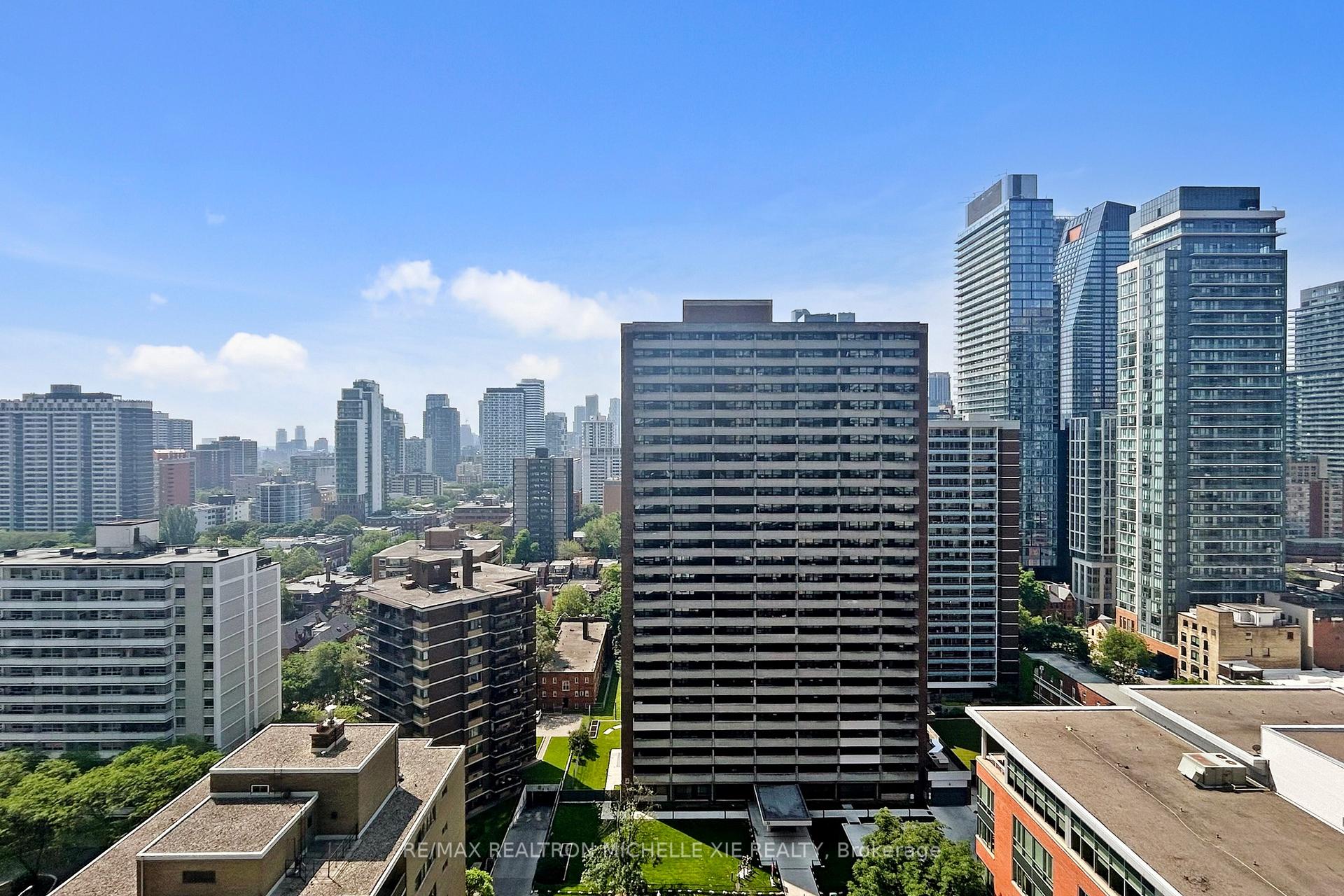 2 Bedrooms Condo at 45 Charles, Toronto For sale