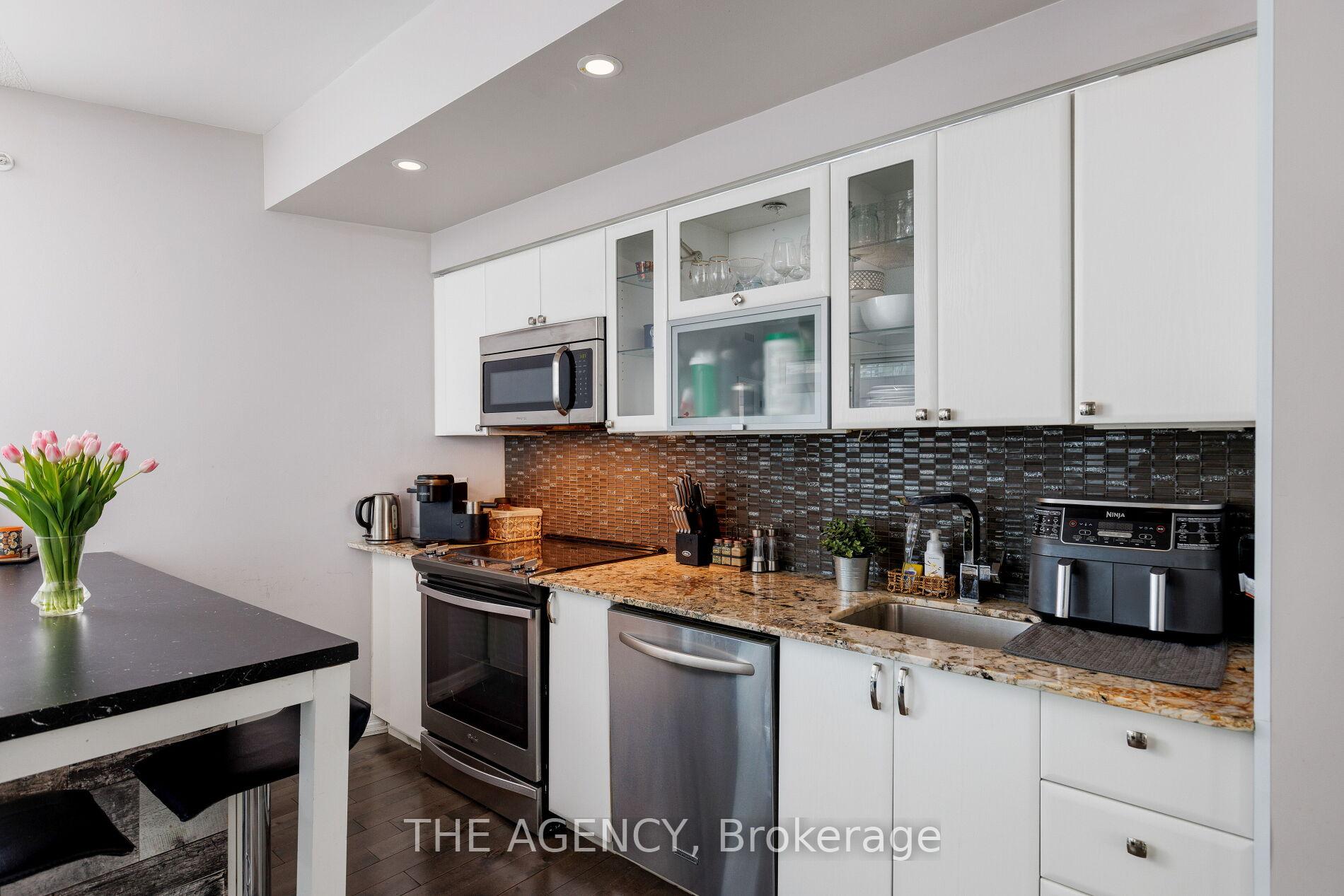 2 Bedrooms Condo at 150 E Liberty, Toronto For sale