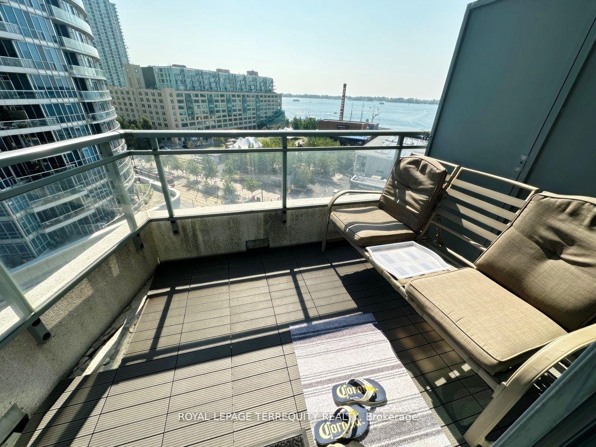 2 Bedrooms Condo at 228 Queens,  Toronto For sale