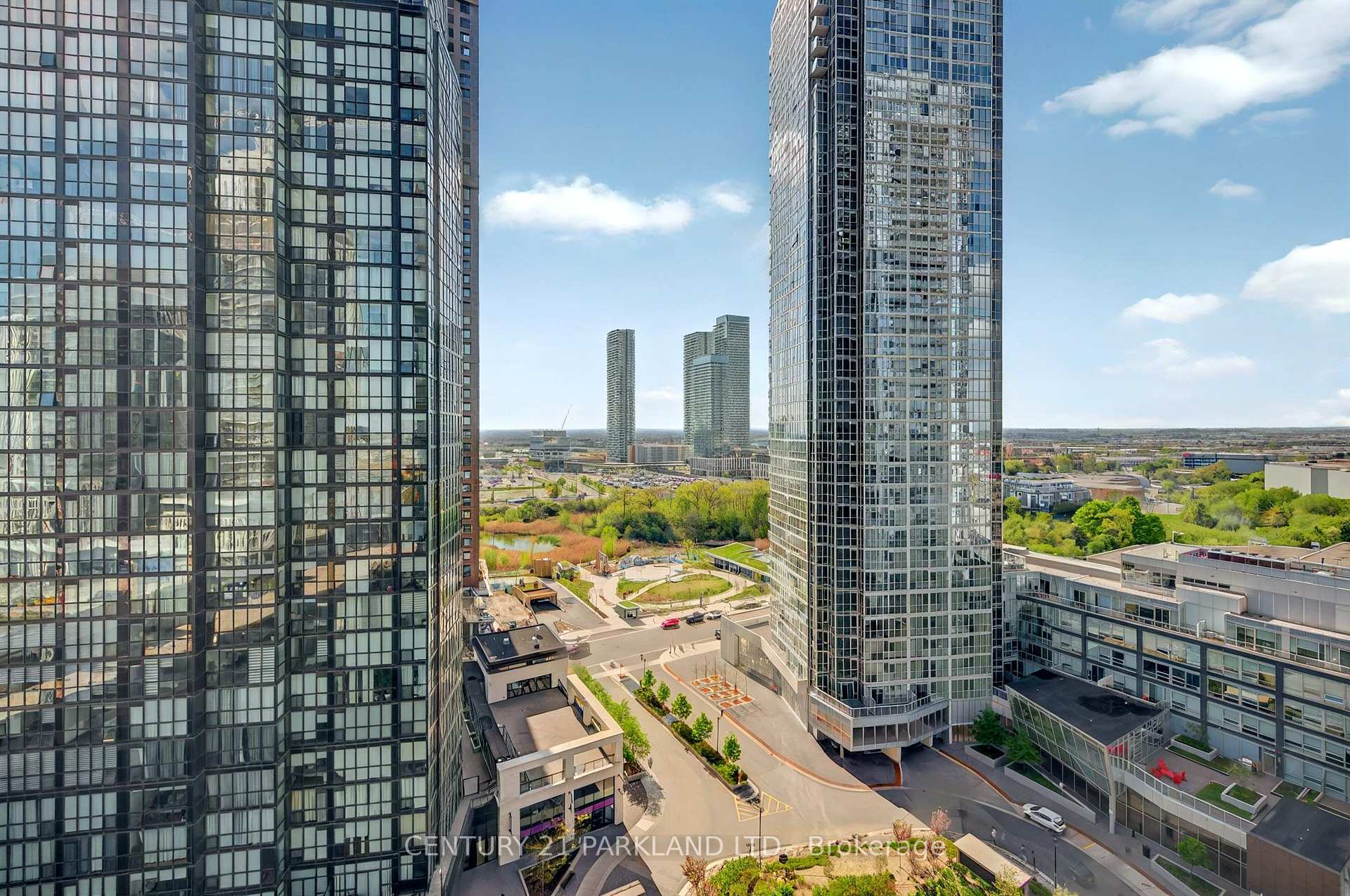 2 Bedrooms Condo at 2900 Highway 7, Vaughan For sale
