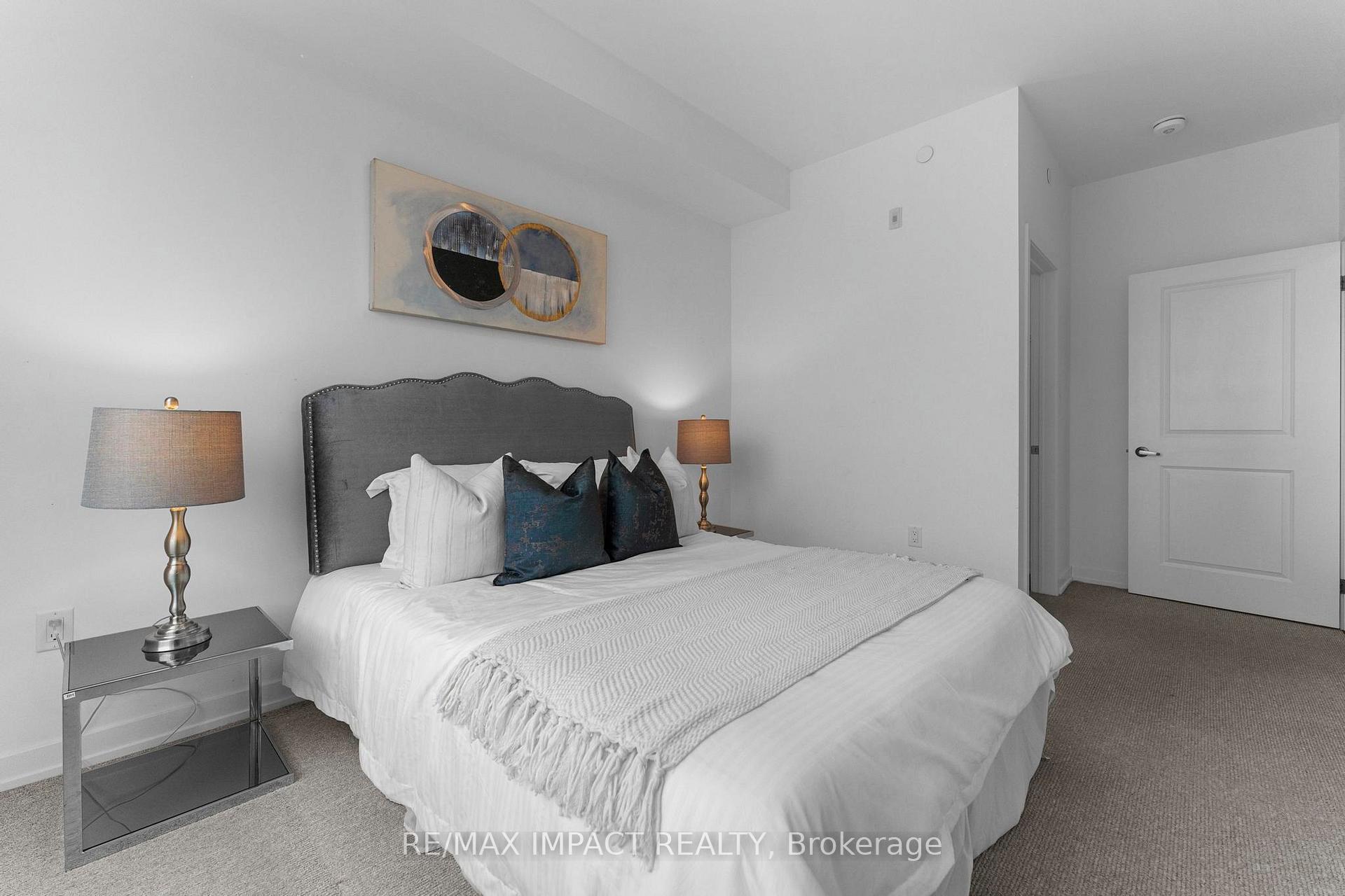 2 Bedrooms Condo at 125 Shoreview,  Hamilton For sale