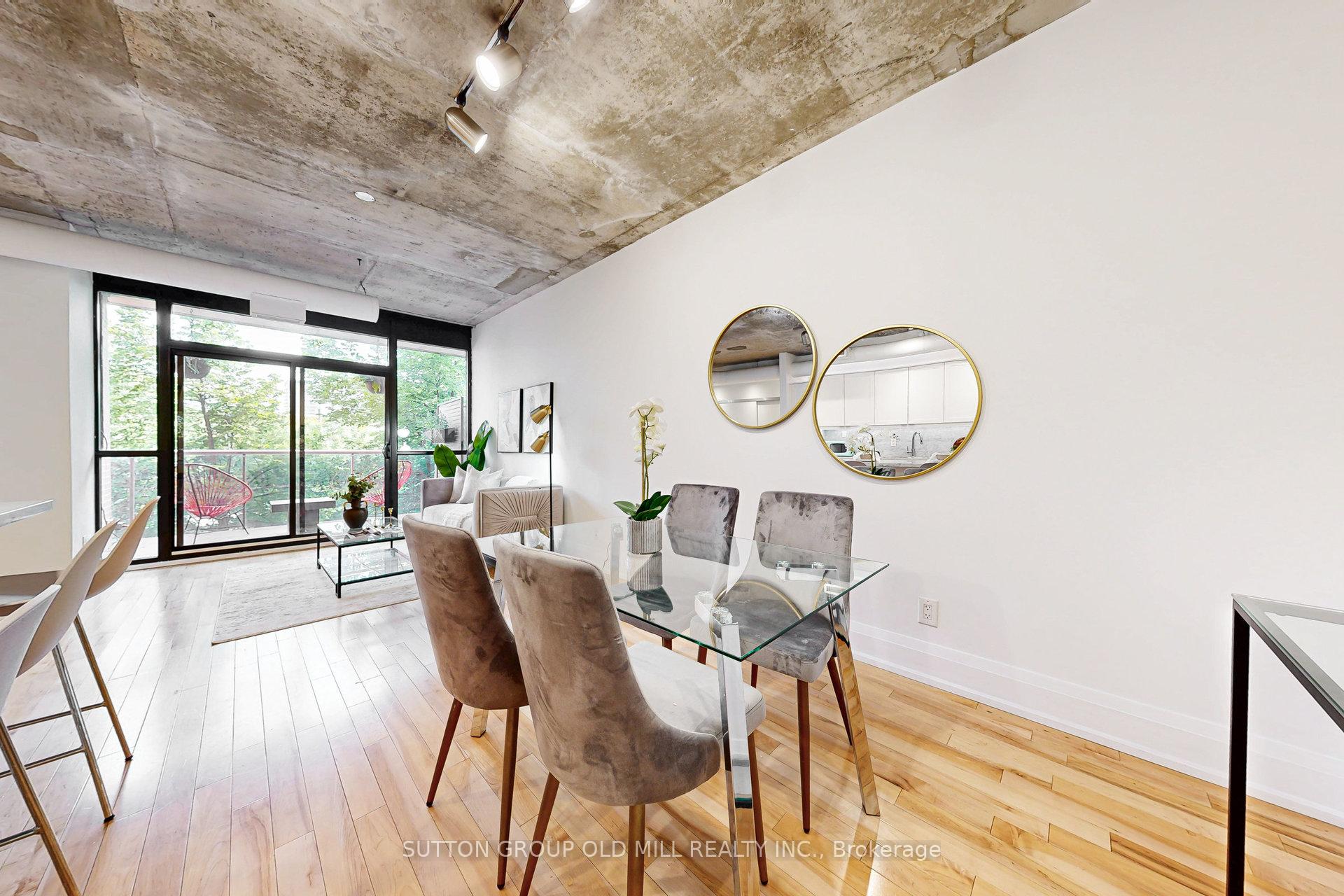 2 Bedrooms Condo at 62 Niagara, Toronto For sale