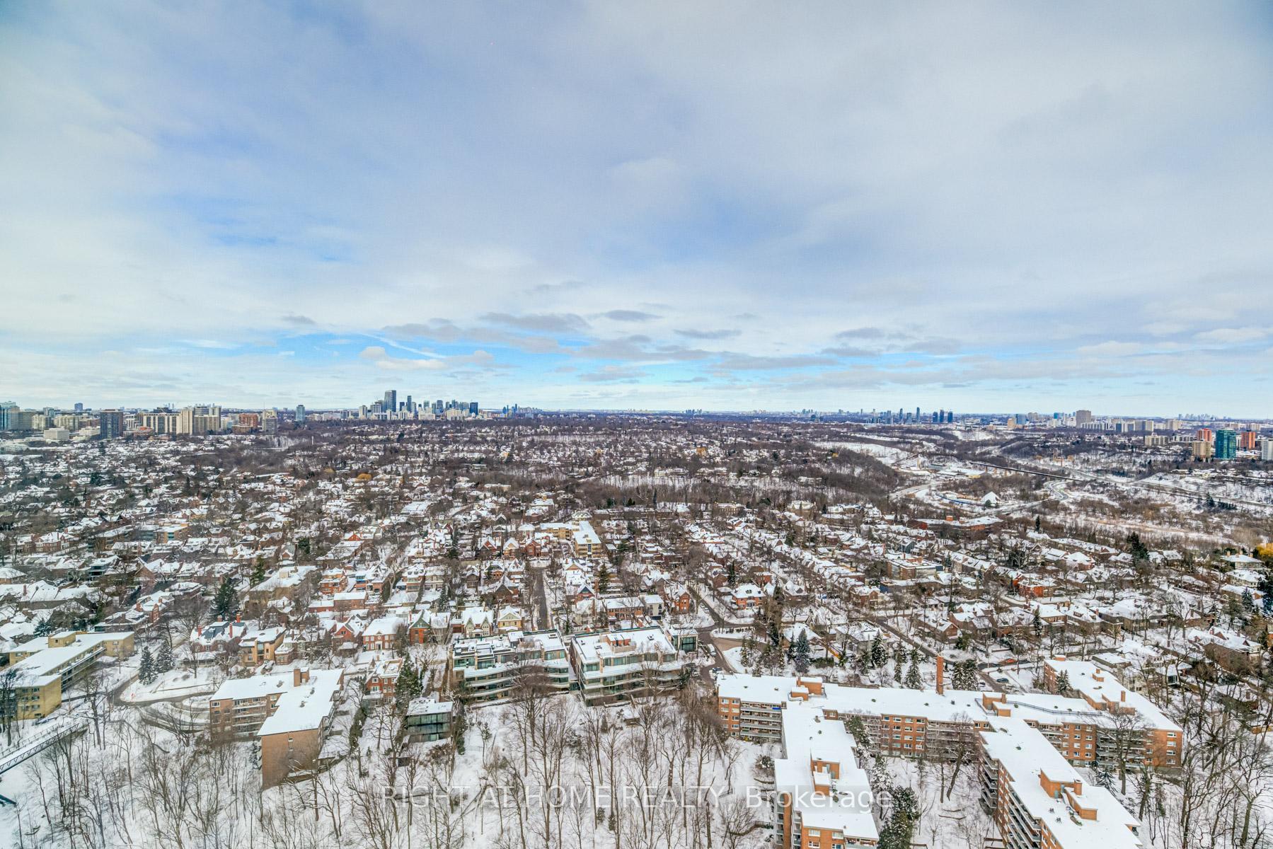 2 Bedrooms Condo at 575 Bloor,  Toronto For sale