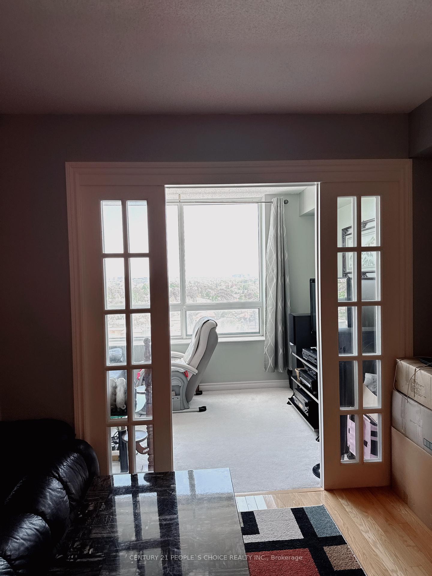 3 Bedrooms Co-op at 123 Omni, Toronto For sale