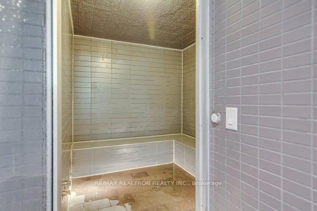 1 Bedroom Condo at 18 Yorkville, Toronto For sale