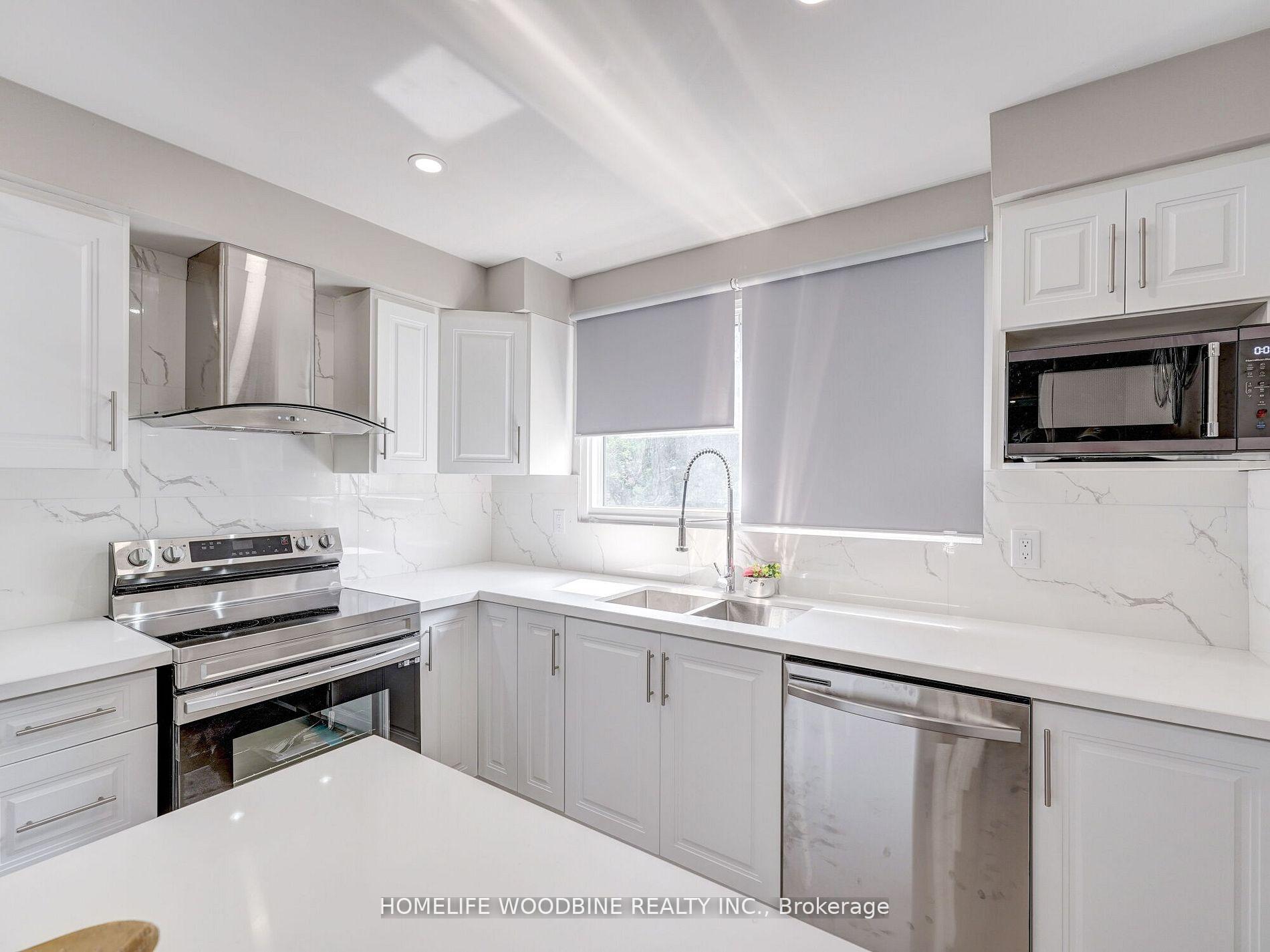 3 Bedrooms Condo at 121 Centennial,  Toronto For sale