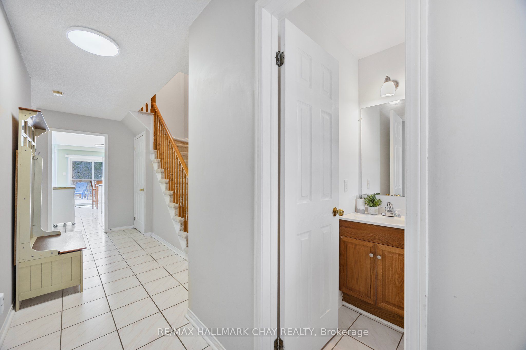 61 Oak Ridge Court, East Gwillimbury, ON L9N 1M5