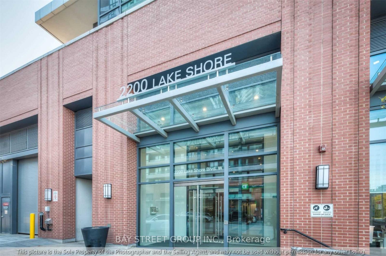 3 Bedrooms Condo at 2200 Lakeshore,  Toronto For sale