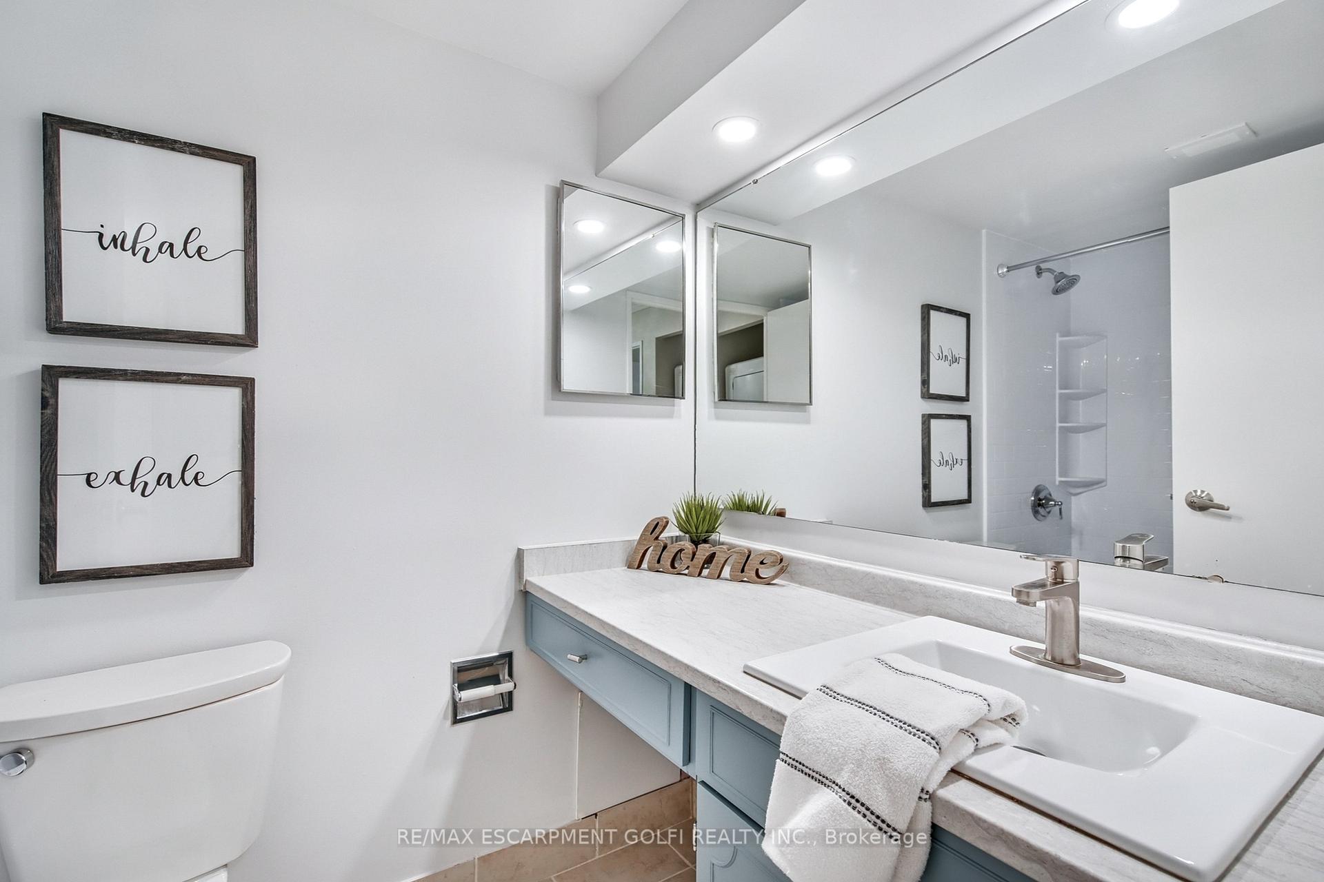 2 Bedrooms Condo at 222 Jackson,  Hamilton For sale