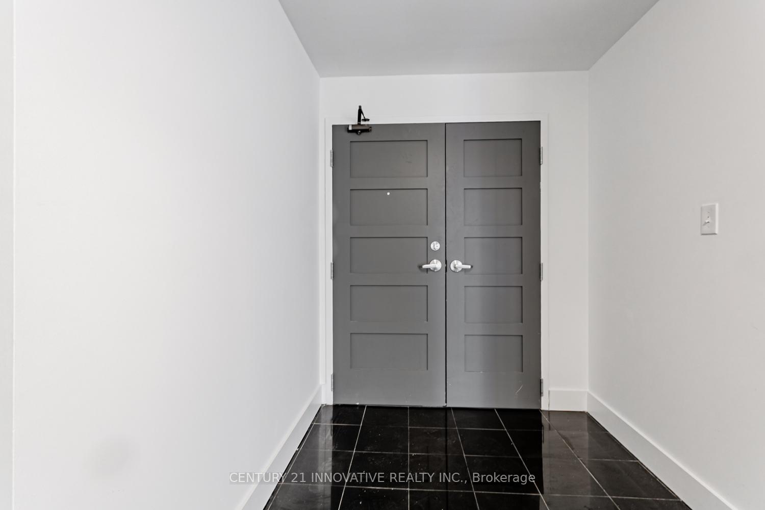 3 Bedrooms Condo at 188 Spadina, Toronto For sale