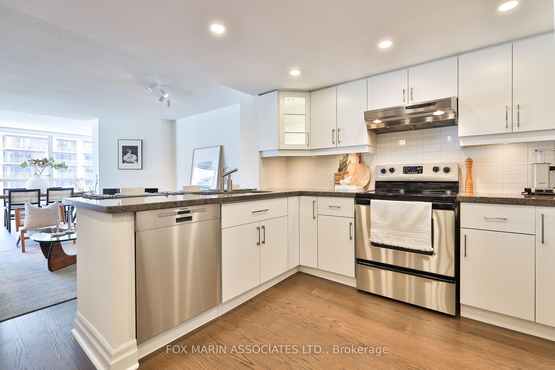 2 Bedrooms Condo at 701 King, Toronto For sale