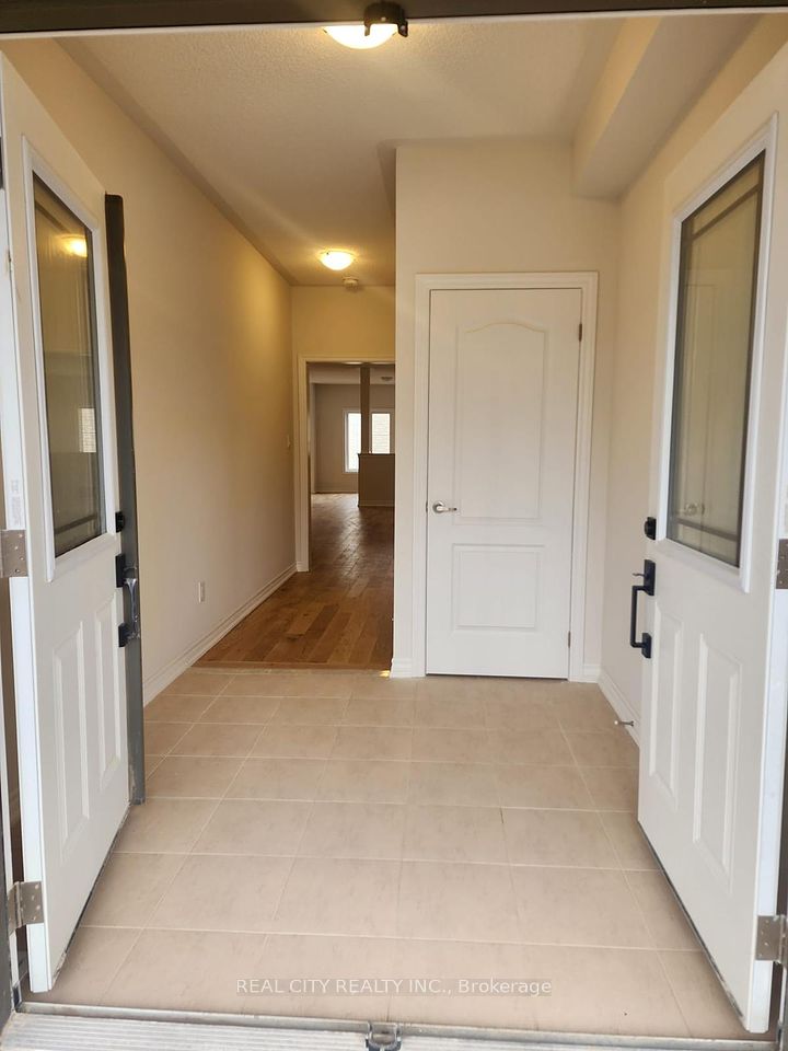 #UPPER - 110 Palace Street, Thorold, ON L2V 0N3